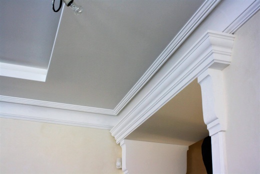 Карниз потолочный гипсовый гладкий КГ 064