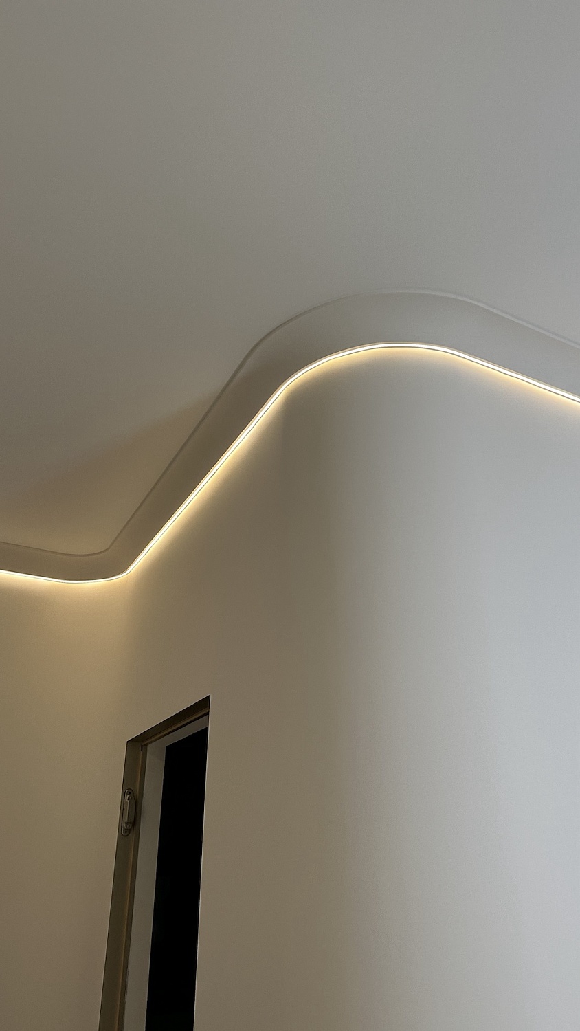 Радиусные стены в клинике косметологии IMAGO