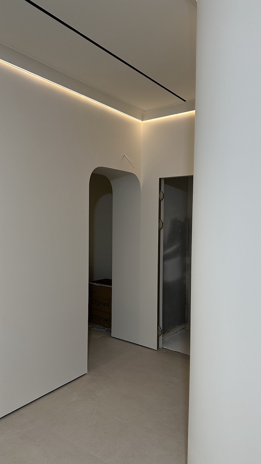 Радиусные стены в клинике косметологии IMAGO